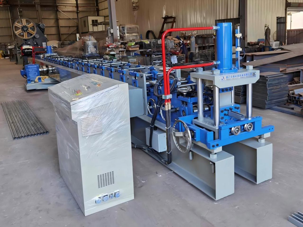 Katar için güneş enerjisi destek rulo şekillendirme makinesi